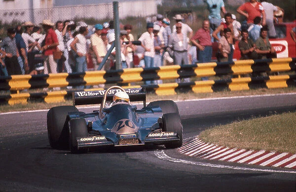 1977 Argentinian Grand Prix. Buenos AIres, Argentina. 7-9 January 1977. Jody Scheckter (Wolf WR1 Ford) 1st position Ref-77 ARG 12. World Copyright - LAT Photographic