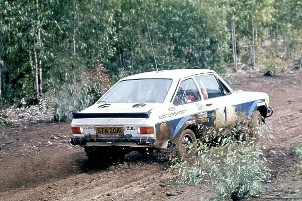 1977 Safari Rally. Nairobi, Kenya. 7-11 April 1977. Bjorn Waldegard / Hans Thorszelius (Ford Escort RS1800), 1st position. World Copyright: LAT Photographic Ref: 35mm transparency 77SAF02