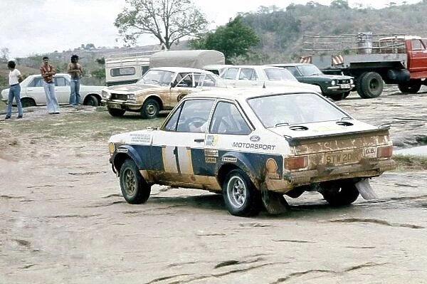1977 Safari Rally. Nairobi, Kenya. 7-11 April 1977. Bjorn Waldegard / Hans Thorszelius (Ford Escort RS1800), 1st position. World Copyright: LAT Photographic Ref: 35mm transparency 77SAF04