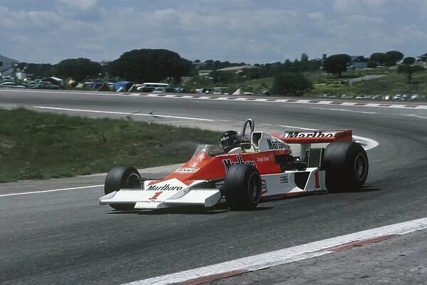 1977 Spanish Grand Prix - James Hunt: James Hunt, retired, action