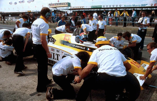 1979 French Grand Prix. Dijon-Prenois, France. 29 / 6-1 / 7 1979. Jean-Pierre Jabouille (Renault RS10) takes a pitstop on the way to 1st position. Ref-79 FRA 34. World Copyright - LAT Photographic