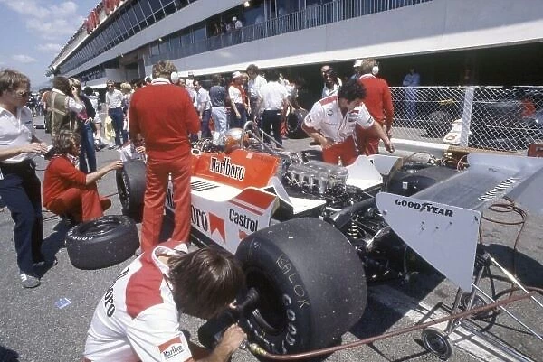 1980 French Grand Prix. Paul Ricard, France. 27-29 June 1980. John Watson (McLaren M29C-Ford Cosworth), 7th position, in the pits. World Copyright: LAT Photographic Ref: 35mm transparency 80FRA18
