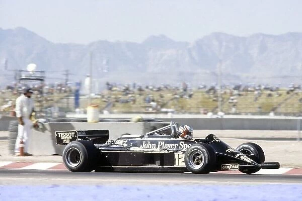 1981 Las Vegas Grand Prix. Caesar's Palace, Las Vegas, Nevada, USA. 15-17 October 1981. Nigel Mansell (Lotus 87-Ford Cosworth), 4th position. World Copyright: LAT Photographic Ref: 35mm transparency 81LV27