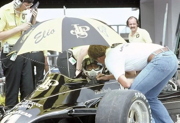 1982 Brazilian Grand Prix. Rio de Janeiro, Brazil. 19-21 March 1982. Elio de Angelis (Lotus 91-Ford Cosworth), retired. Helmet, portrait. World Copyright: LAT Photographic Ref: 35mm transparency 82BRA23