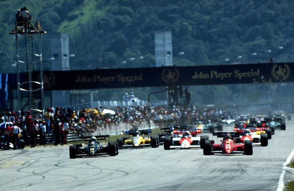 1984 BRAZILIAN GP. The start of the race, pole position Elio de Angelis