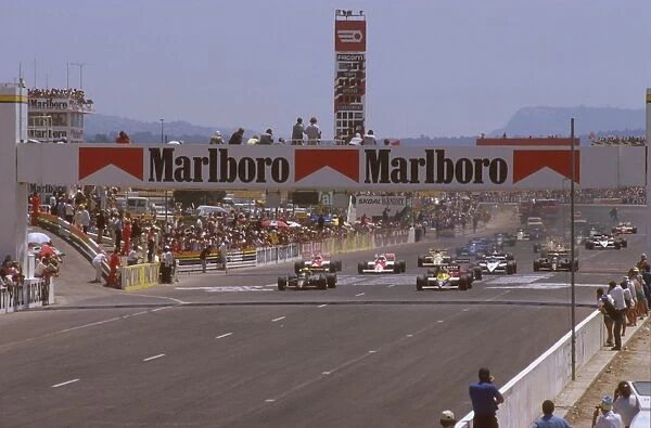 1985 French Grand Prix: Keke Rosberg leads from pole, with Ayrton Senna alongside at the start