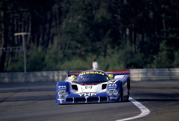 1990 Le Mans 24 Hours. Le Mans, France. 20th - 21st June 1990. Mark Blundell / Julian Bailey / Gianfranco Brancatelli (Nissan R90K) retired, action. World Copyright: LAT Photographic. ref: 35mm Colour Transparency