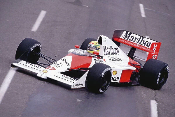 1990 United States Grand Prix. Phoenix, Arizona, USA. 9-11 March 1990. Ayrton Senna (McLaren MP4 / 5B Honda) 1st position. Ref-90 USA 54. World Copyright - LAT Photographic