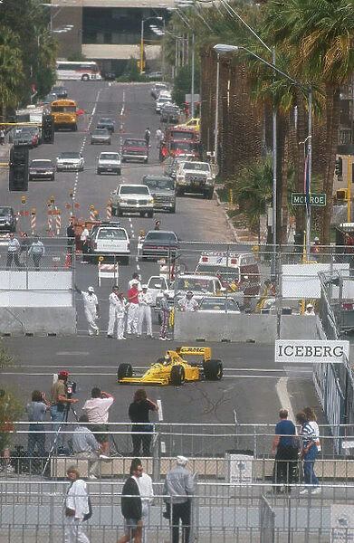 1990 United States Grand Prix. Phoenix, Arizona, USA. 9-11 March 1990. Derek Warwick (Lotus 102 Lamborghini). He exited the race when his rear suspension failed on lap 6. Ref-90 USA 19. World Copyright - LAT Photographic