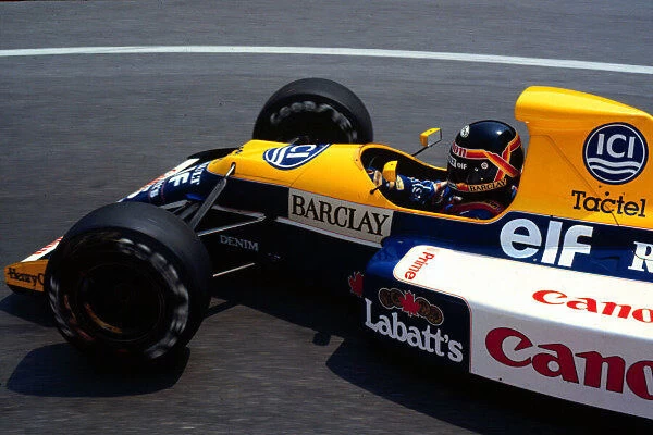 1990 USA GP. Thierry Boutsen finishes 3rd behind McLarens Ayrton Senna