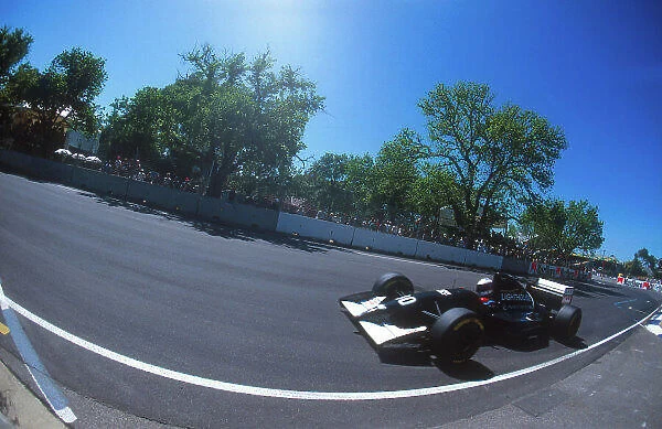 1993 Australian Grand Prix. Adelaide, Australia. 5-7 November 1993. J.J. Lehto (Sauber C12 Ilmor). He exited the race after his throttle jammed open causing him to come off at the first corner in a nasty moment. Ref-93 AUS 29. World Copyright - LAT