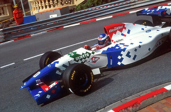 1994 Monaco Grand Prix. Monte Carlo, Monaco. 13-15 May 1994. Gianni Morbidelli (Footwork FA15 Ford). He exited the race after he was hit by Martini on the first lap. Ref-94 MON 13. World Copyright - LAT Photographic