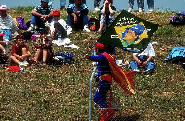 1994 Spanish Grand Prix. Barcelona, Spain. 27-29 May 1994. One super spainard says goodbye to Ayrton in his own way. Ref-94 ESP 08. World Copyright - LAT Photographic