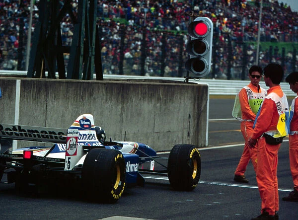 1995 JAPANESE GP Damon Hill endures a Stop  /  Go penalty during the Suzuka race