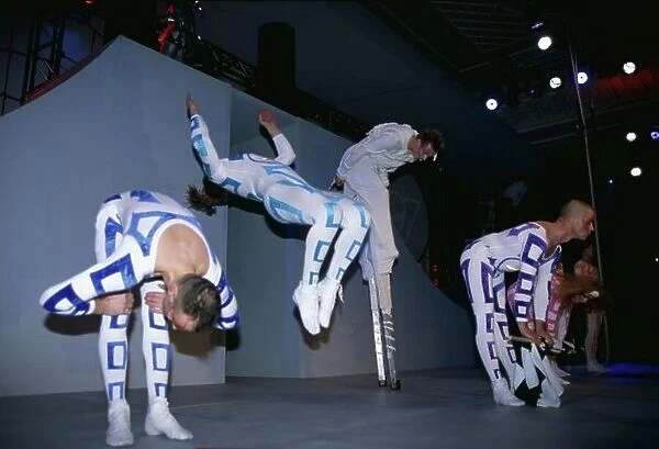 1997 Autosport Awards. Grosvenor House Hotel, Park Lane, London, Great Britain. 7 December 1997. Acrobats in the show. World Copyright: LAT Photographic Ref: 35mm transparency