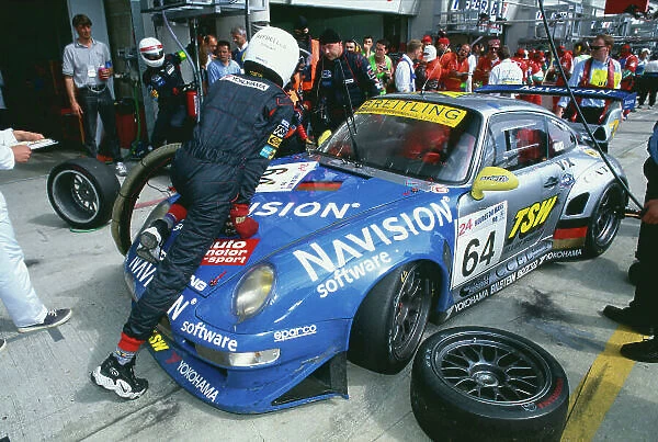 1998 Le Mans 24 hours. Le Mans, France. 6th - 7th June 1998. Claudia Hurtgen  /  Michel Ligonnet  /  Robert Nearn (Porsche 911 GT2), 17th position, pit stop action. World Copyright: LAT Photographic