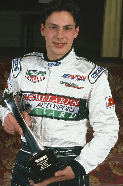1999 Autosport Awards. Grosvenor House Hotel, Park Lane, London. 5th December 1999. Gary Paffett wins the Autosport / McLaren Young Driver of the Year Award. World Copyright: LAT Photographic. Ref: Colour Transparency
