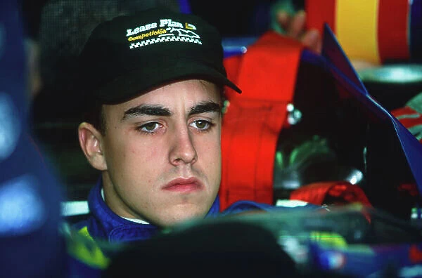 1999 Formula 1 Testing. Jerez, Spain. 13th - 17th December 1999. Fernando Alonso, Minardi M01, portrait. World - Gavin Lawrence / LAT Photographic. Ref: 35mm Colour Transparency