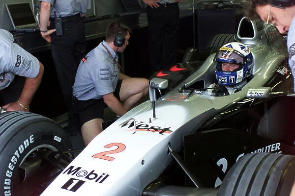 2000 Hungarian Grand Prix David Coulthard, McLaren Mercedes Hungaroring, Hungary. 11th -13th August 2000 World Copyright LAT Photographic ref: 5.5mb digital
