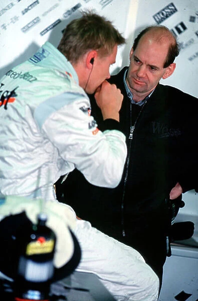 2000 San Marino Grand Prix Mika Hakkinen and Adrian Newey, McLaren Imola, Italy. 7th - 9th April 2000 World Copyright - Tee  /  LAT Photographic