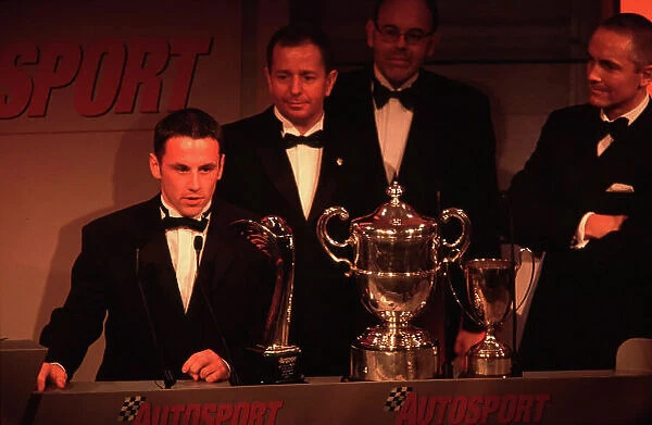 2001 Autosport Awards, Grosvenor House Hotel, Park Lane, England. 2nd December 2001. Steven Kane scoops the McLaren Autosport BRDC Award. World Copyright - Clive Rose  /  LAT Photographic