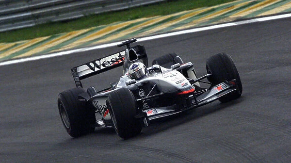 2001 Brazilian Grand Prix -Race Sao Paulo, Brazil. 1st April 2001 race winner David Coulthard, West McLaren Mercedes - action. World Copyright -Steve Etherington  /  LAT Photographic ref: 18MB Digital