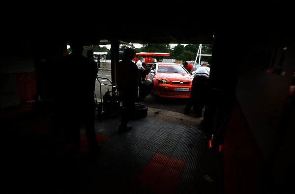2001 British Touring Car Championship Vauxhall Astra Coupe pit stop Oulton Park