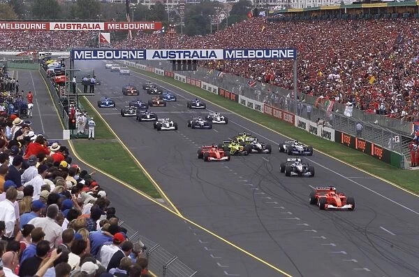2001 Qantas Australian Grand Prix: Michael Schumacher leads at the start. He finished in 1st position