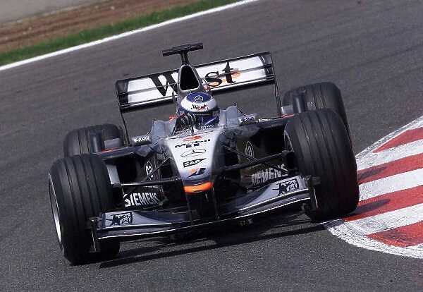 2001 Spanish Grand Prix Barcelona, Spain. 27th April 2001. Mika Hakkinen, West McLaren Mercedes MP4 / 16 - action. World Copyright: Steve Etherington / LAT Photographic ref: 18 mb Digital Image