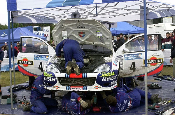 2001 World Rally Championship. Argentina May 3rd-6th, 2001 Colin McRae's Focus RS WRC gets intensive treatment at the Mina Clavero service. Photo: Ralph Hardwick / LAT