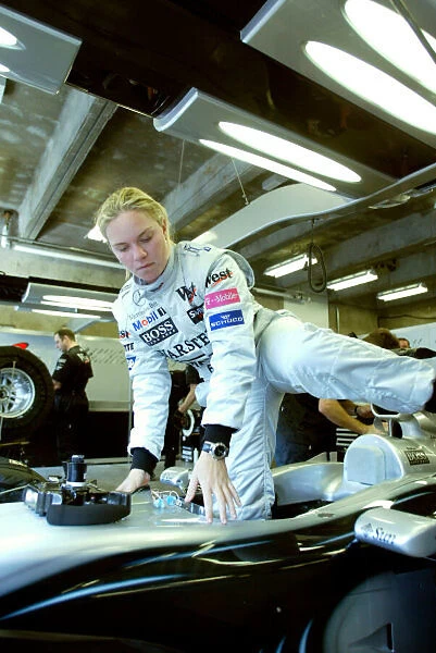 2002 American Grand Prix - Friday Practice Sarah Fisher Indianapolis, USA. 27th September 2002 World Copyright - LAT Photographic ref: Digital File Only