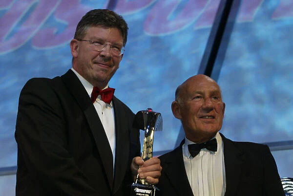 2002 Autosport Awards. Ross Brawn and Stirling Moss. Grosvenor Hotel, London, England. 1st December 2002. World Copyright: Spinney  /  LAT Photographic. Ref.: Digital Image Only