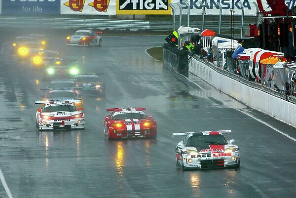 2002 FIA GT Championship Anderstorp, Sweden. 29th - 30th June 2002. Christophe Bouchut / David Terrien (Chrysler Viper GTS-R), action. World Copyright: Photo 4 / LAT Photographic ref: Digital Image Only