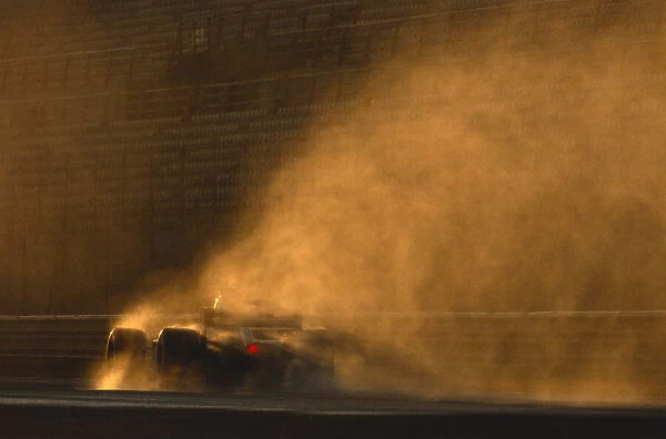 2002 Formula One Testing. Valencia, Spain. 14-18 January 2002. A Jaguar R3 in the spray. A Race Through Time exhibition number 109. World Copyright - Lorenzo Bellanca / LAT Photographic