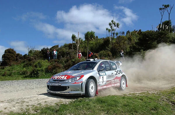 2002 World Rally Championship. Propecia Rally of New Zealand, Auckland, October 3rd-6th. Richard Burns on stage 10. Photo: Ralph Hardwick / LAT