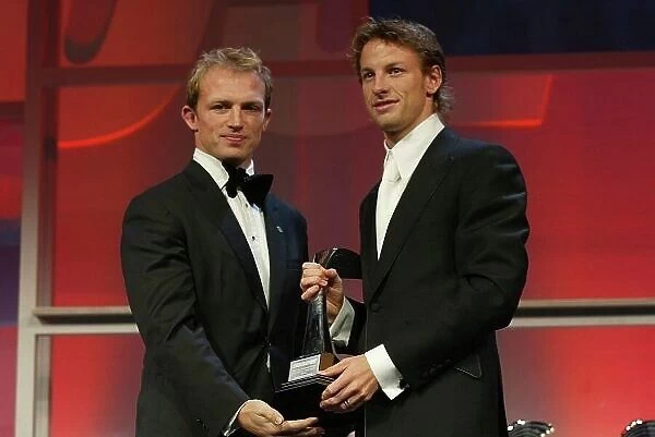 2003 AUTOSPORT AWARDS, The Grosvenor, London. 7th December 2003. Jenson Button is handed the trophy for British Competition driver of the year from England Rugby Wolrd Cup hero, Matt Dawson