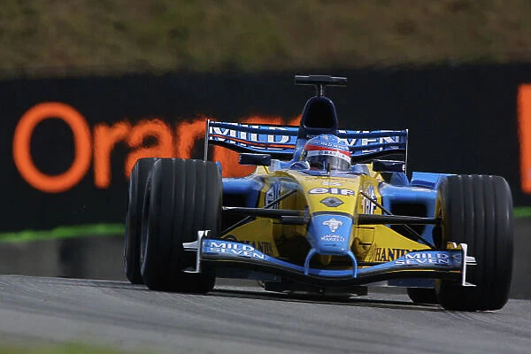 2003 Brazilian Grand Prix - Saturday 2nd Qualifying Interlagos, Brazil. 5th April 2003. Fernando Alonso, Renault R23, action. World Copyright LAT Photographic. ref: Digital Image Only