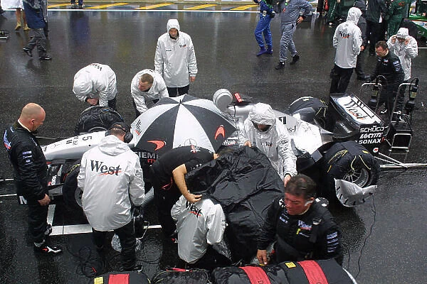 2003 Brazilian Grand Prix - Sunday Race Interlagos, Brazil. 6th April 2003. McLaren on the grid. World Copyright LAT Photographic. ref: Digital Image Only