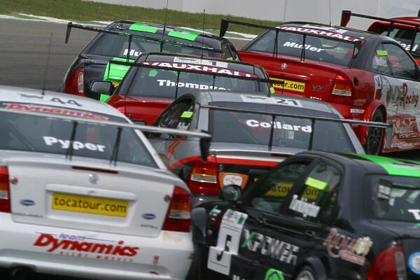 2003 British Touring Car Championship James Thompson in the pack