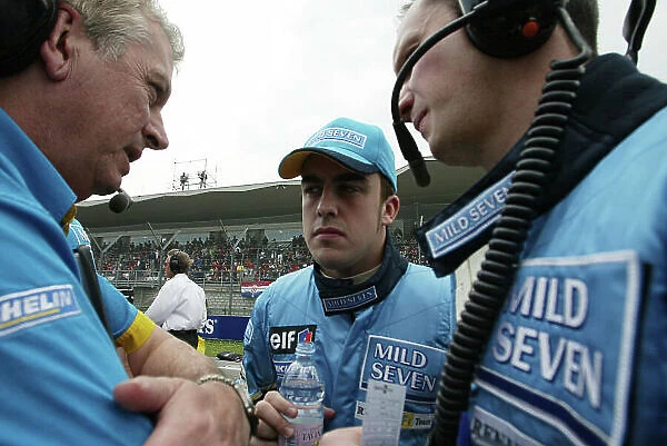 2003 San Marino Grand Prix - Sunday Race, Imola, Italy. 20th April 2003. Fernando Alonso, Renault R23, on the grid. World Copyright LAT Photographic. ref: Digital Image Only