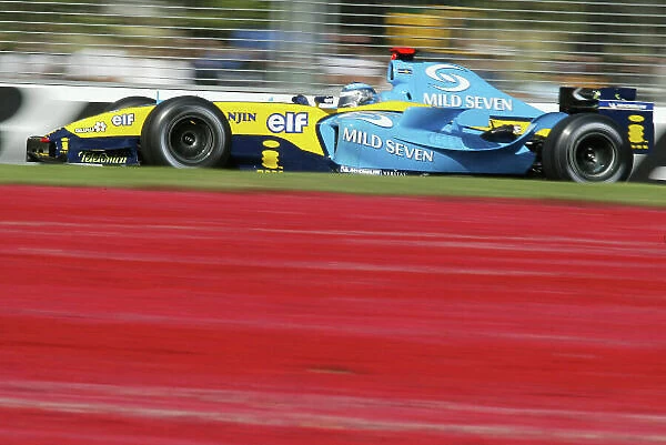 2004 Australian Grand Prix-Saturday, Melbourne, Australia. 6th March 2004 Jarno Trulli, Renault R24, action World Copyright LAT Photographic Digital image only