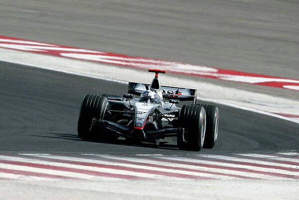 2004 Bahrain Grand Prix - Friday practice, Sakhir, Bahrain. 2nd April 2004. David Coulthard, McLaren Mercedes MP4-19, action. World copyright LAT Photographic. Digital image only