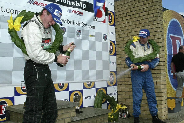 2004 British F3 Championship Knockhill, Scotland 16 / 05 / 2004 James Rossiter (GBR), Fortec Motorsport and Will Power (AUS), Alan Docking Racing, podium World Copyright: Glenn Dunbar / LAT Photographic
