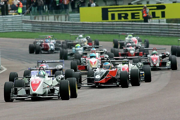 2004 British Formula Three Championship Start Thruxton, 30th August 2004 World Copyright Jakob Ebrey / LAT Photographic