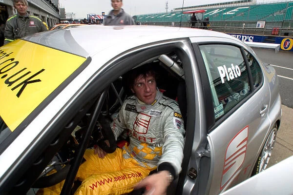 2004 British Touring Car Championship Rounds 7, 8 & 9 at Silverstone. Jason Plato secures pole for round 7 in his Seat