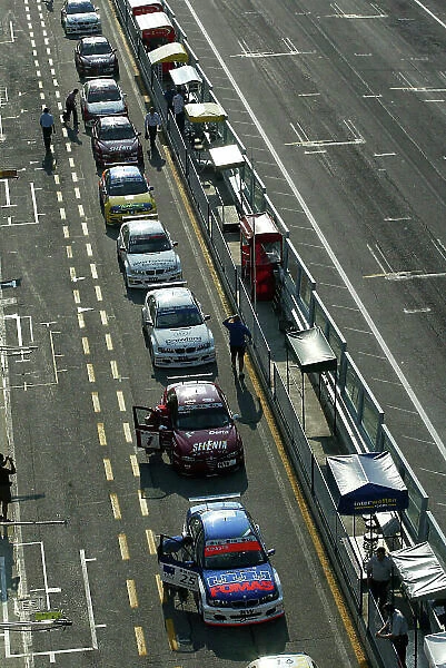 2004 European Touring Car Championship Imola, Italy. 4th - 5th September 2004 The cars line up in the pit lane. World Copyright: Photo4 / LAT Photographic ref: Digital Image Only