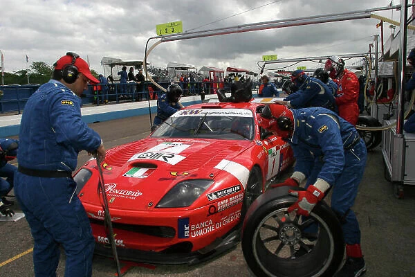 2004 FIA GT Championship Donington Park, England. June 26th - 27th Bobbi / Gardel (Ferrari 550 Maranello). Pitstop. World Copyright: Photo4 / LAT Photographic ref: Digital Image Only