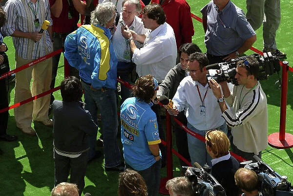 2004 Spanish Grand Prix - Thursday Circuit de Catalunya, Barcelona, Spain. 7th - 9th May. Fernando Alonso, Renault R24 and Flavio Briatore, Renault give some interviews. Overhead view