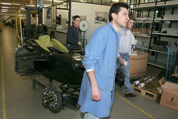 2005 Dallara Factory Visit Fornovo, Italy. 1st February 2005. The GP2 Series chasis is prepared, as delivery begins of the car to the GP2 Series teams. Photo: GP2 Series Media Service ref: Digital Image Only