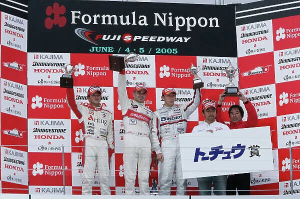 2005 Formula Nippon Championship Fuji, Japan. 4th - 5th June 2005. Race podium - Benoit Treluyer (mobilecast IMPUL) 1st, Satoshi Motoyama (Arting IMPUL) 2nd and Tsugio Matsuda (5ZIGEN) 3rd
